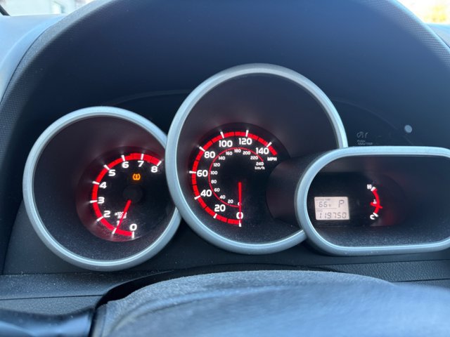 Used 2009 Pontiac Vibe w/ Preferred Package FWD image 9