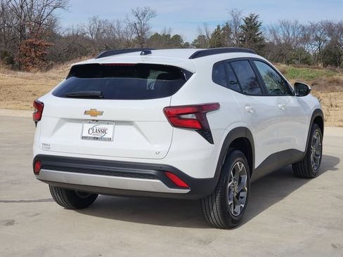 New 2026 Chevrolet Trax LT w/ Driver Confidence Package FWD image 5