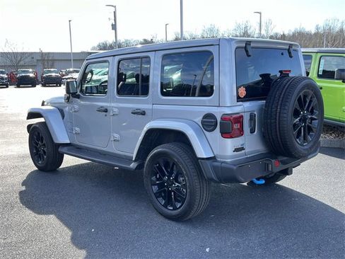 Used 2023 Jeep Wrangler Unlimited Sahara w/ Cold Weather Group image 5