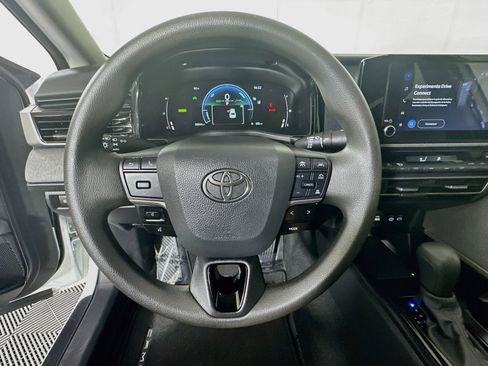Used 2025 Toyota Camry LE FWD image 15