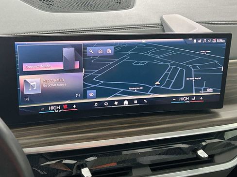 Used 2024 BMW X5 xDrive40i w/ Premium Package image 12