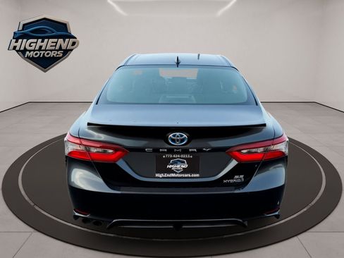 Used 2021 Toyota Camry SE w/ Cold Weather Package image 6