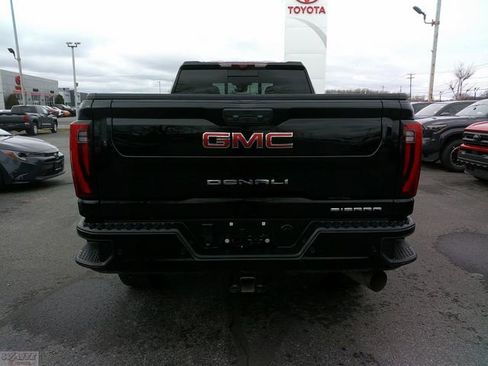 Used 2024 GMC Sierra 3500 Denali w/ Denali Reserve Package image 3