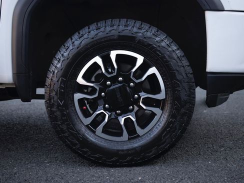 Used 2020 GMC Sierra 2500 AT4 w/ Technology Package image 26