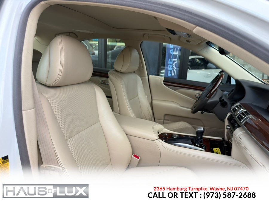 Used 2013 Lexus LS 460 AWD w/ Comfort Pkg image 16