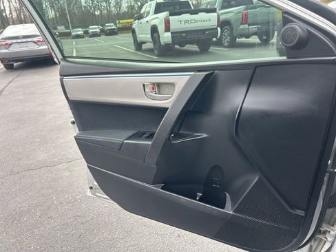 Used 2015 Toyota Corolla LE image 25