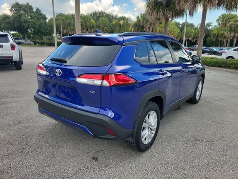 Used 2025 Toyota Corolla Cross LE w/ Moonroof Package FWD image 3