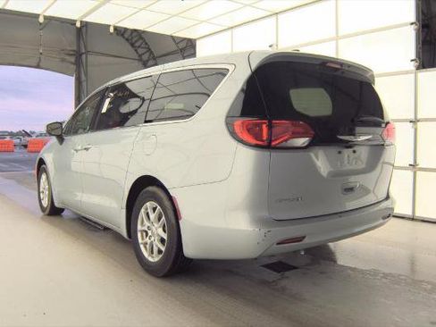 Used 2023 Chrysler Voyager LX FWD image 6
