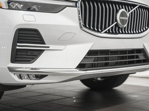 Used 2022 Volvo XC60 B5 Inscription w/ Climate Package image 11