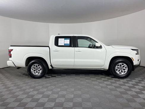 Used 2024 Nissan Frontier SV image 10