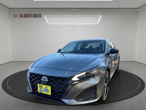 Used 2023 Nissan Altima 2.5 SR AWD/4WD image 1