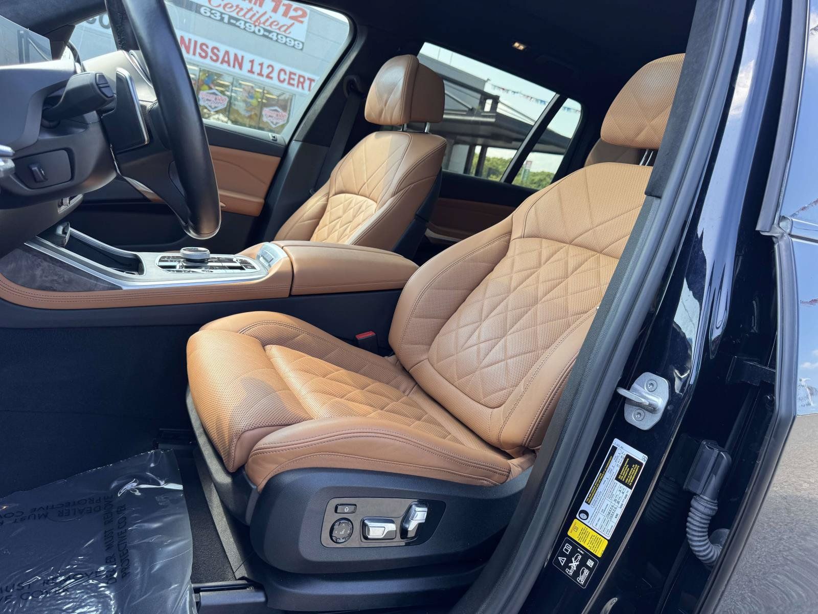 Used 2023 BMW X7 xDrive40i w/ M Sport Package AWD/4WD image 20
