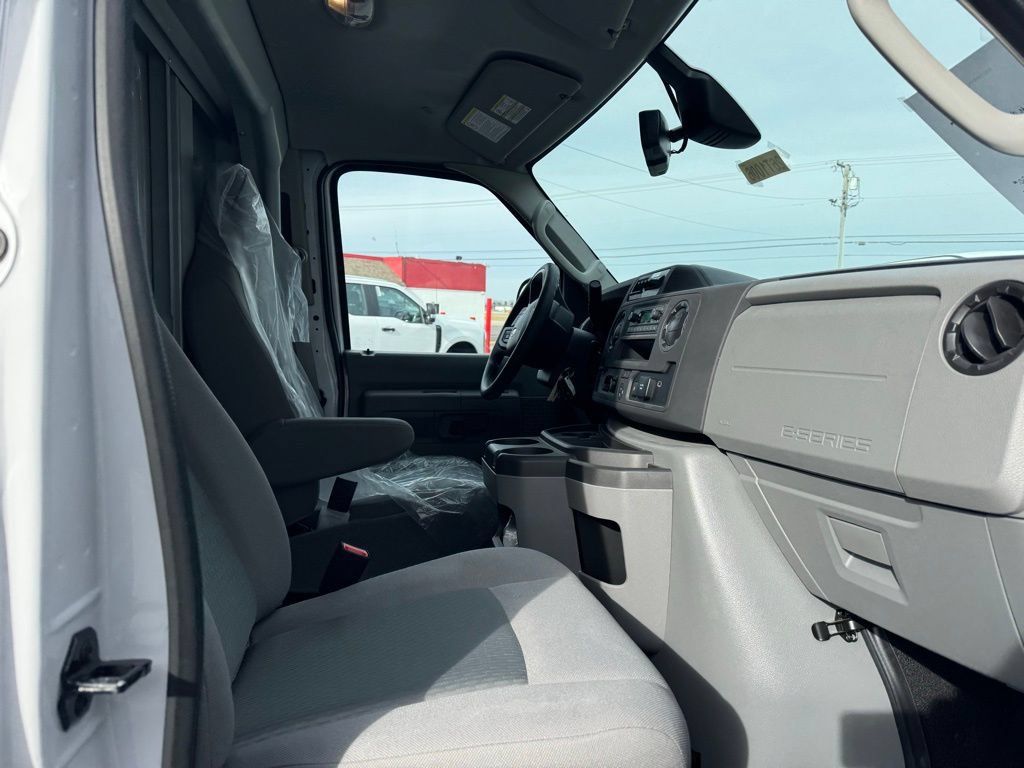 New 2026 Ford E-350 and Econoline 350 Super Duty w/ Interior Upgrade Package RWD image 23