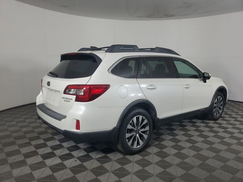 Used 2017 Subaru Outback 2.5i Limited image 4
