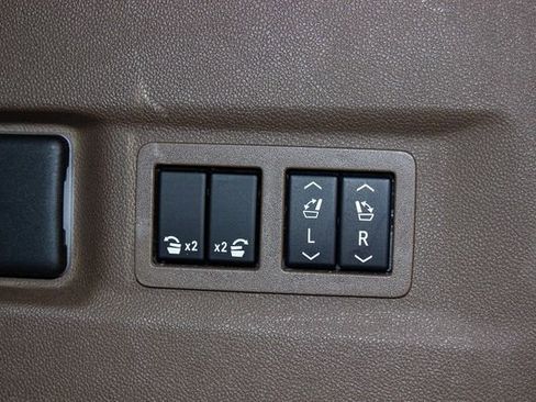 Used 2025 GMC Yukon XL Denali image 16