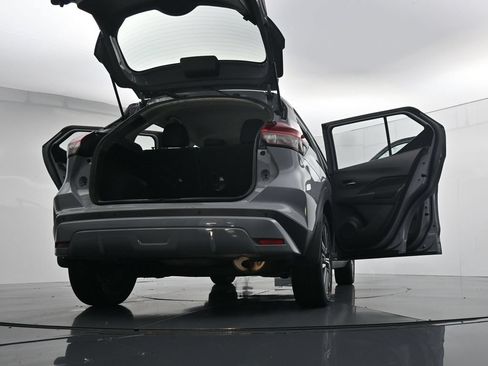 Used 2021 Nissan Kicks SV FWD image 44