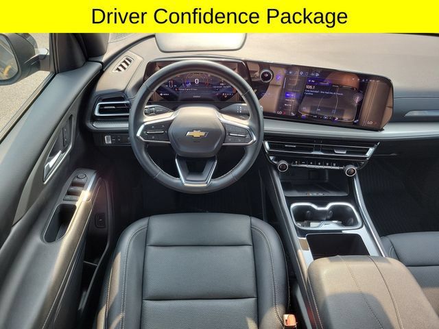 Used 2025 Chevrolet Traverse LT w/ Driver Confidence Package FWD image 9