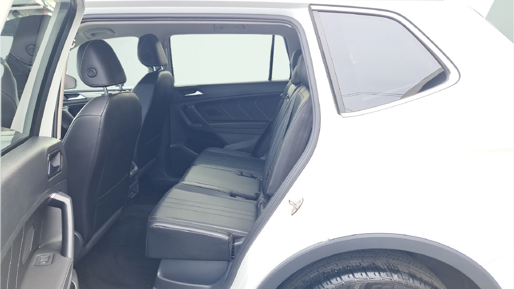 Used 2022 Volkswagen Tiguan SE AWD/4WD image 13