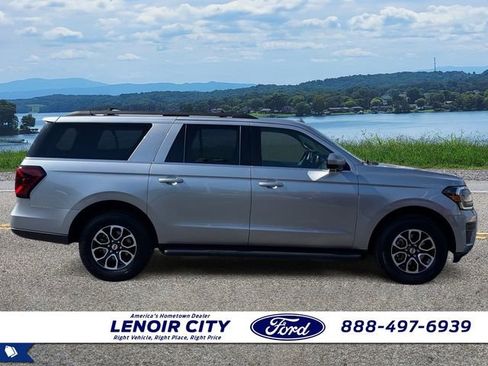 Used 2024 Ford Expedition Max XLT AWD/4WD image 2