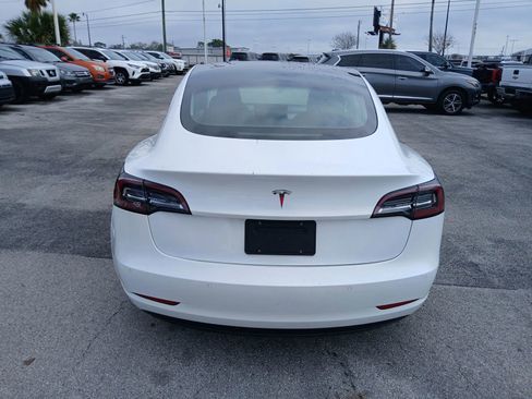 Used 2020 Tesla Model 3 Standard Range Plus image 4