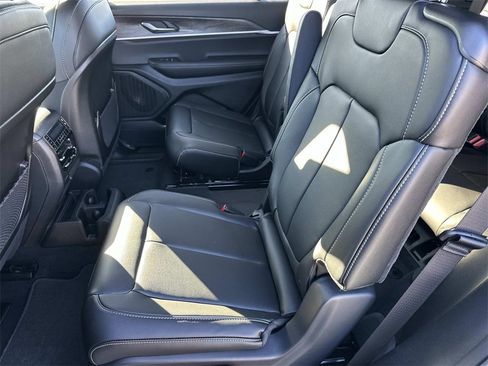 New 2025 Jeep Grand Cherokee L Limited image 9