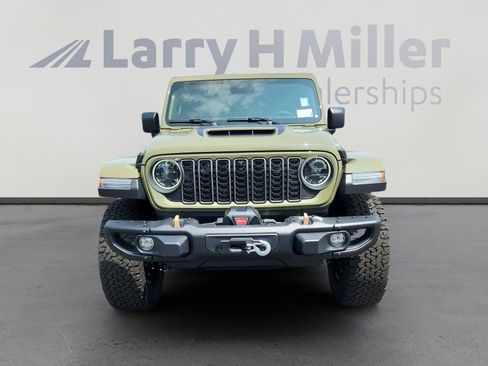 New 2025 Jeep Wrangler Unlimited Rubicon 392 image 8