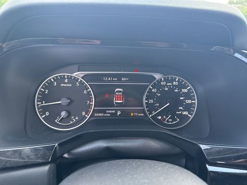 Used 2025 Nissan Pathfinder SV FWD image 13
