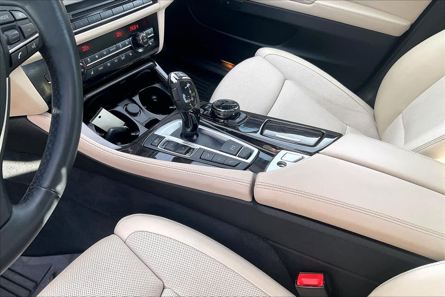 Used 2015 BMW 535d xDrive AWD/4WD image 16