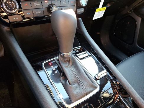 New 2026 Jeep Compass Limited image 10