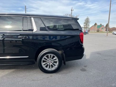 Used 2022 GMC Yukon XL SLT AWD/4WD image 13