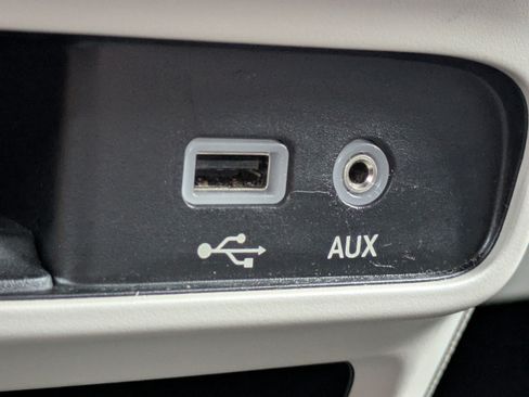 Used 2018 Chrysler Pacifica Touring-L FWD image 25