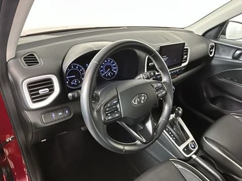 Used 2022 Hyundai Venue Limited w/ Cargo Package FWD image 14