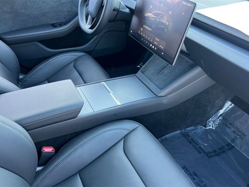 Used 2025 Tesla Model 3 Long Range image 15