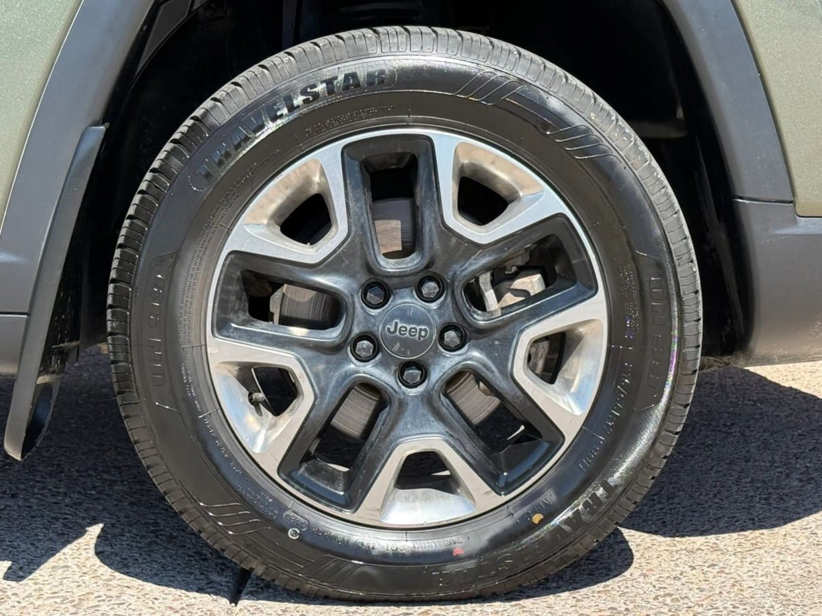 Used 2017 Jeep Compass Trailhawk AWD/4WD image 25