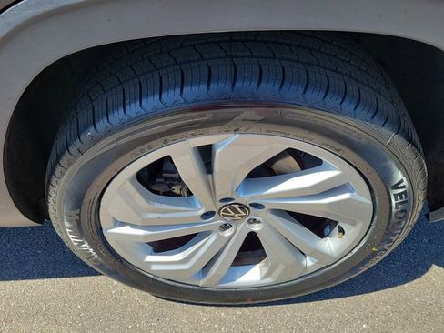 Used 2021 Volkswagen Atlas SE w/ Panoramic Sunroof Package FWD image 7