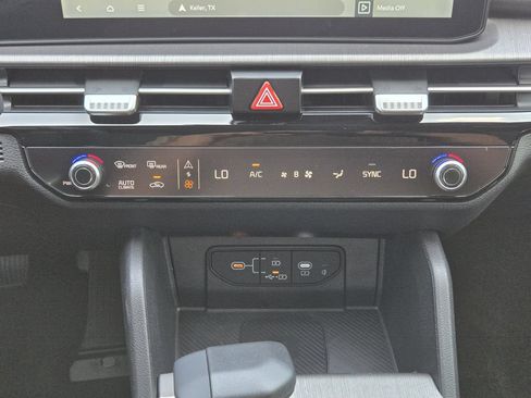 New 2026 Kia Sportage X-Line w/ X-Line Technology Package AWD/4WD image 16