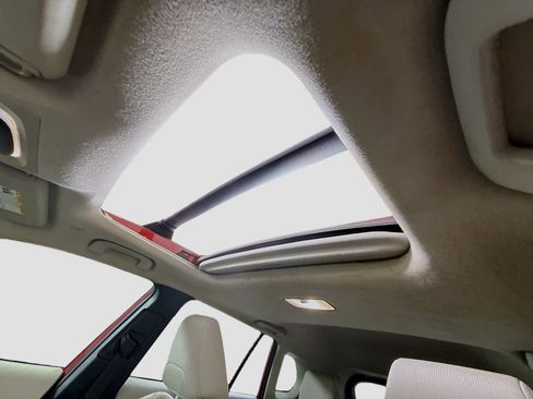 Used 2024 Toyota Corolla Cross LE image 40