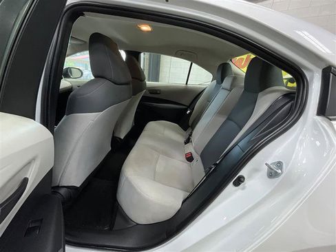 Used 2022 Toyota Corolla LE FWD image 21