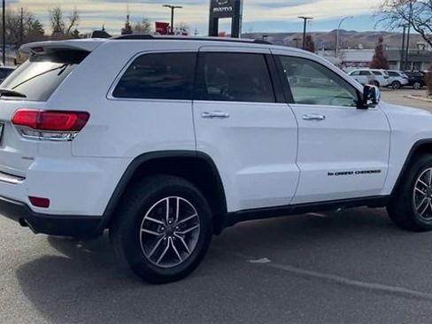 Used 2022 Jeep Grand Cherokee Limited image 2