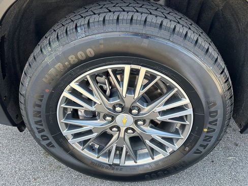 Used 2025 Chevrolet Traverse LT AWD/4WD image 8