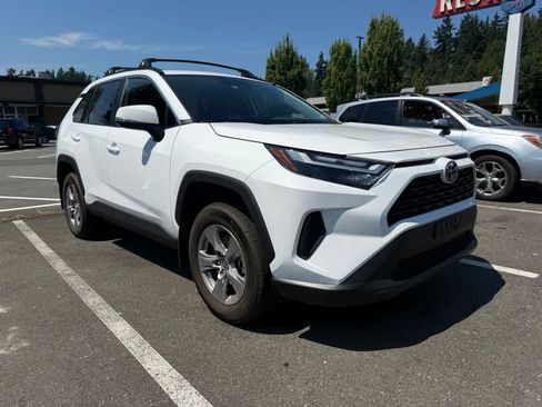 Used 2025 Toyota RAV4 XLE w/ Convenience Package AWD/4WD image 4