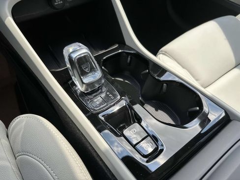New 2026 Volvo XC40 B4 Plus w/ Protection Package Premier FWD image 6