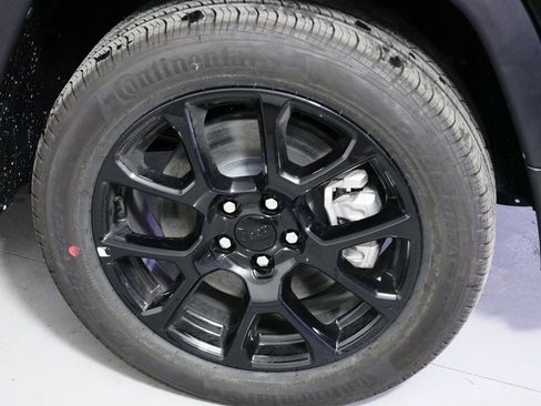 Used 2024 Jeep Compass Latitude w/ Convenience Group image 24