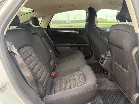 Used 2016 Ford Fusion SE image 29