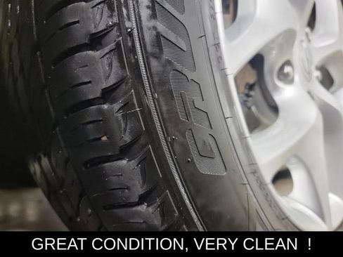 Used 2017 Chrysler Pacifica Touring Plus w/ Tire & Wheel Group FWD image 11