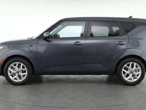 Used 2025 Kia Soul LX w/ LX Technology Package FWD image 5