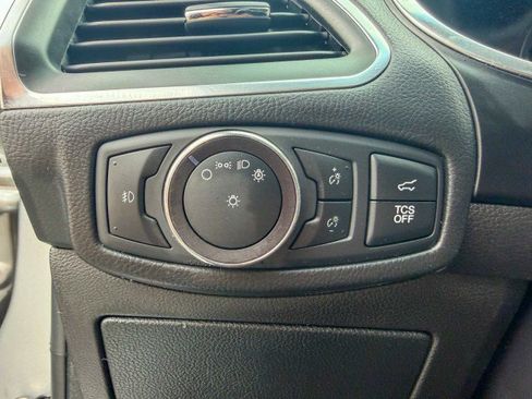 Used 2019 Ford Edge Titanium AWD/4WD image 14