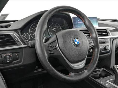 Used 2017 BMW 330i xDrive Sedan AWD/4WD image 24