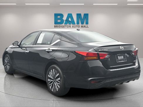Used 2023 Nissan Altima 2.5 SV AWD/4WD image 7