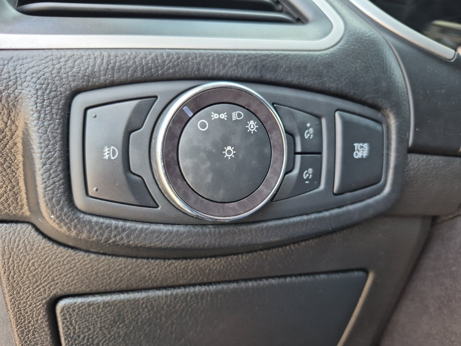 Used 2019 Ford Edge SEL w/ Equipment Group 201A AWD/4WD image 5